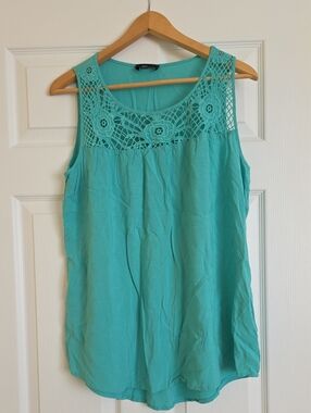 Spense Crochet Yoke Sleeveless Tank - Teal